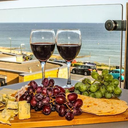 Soho Beach Apartment With Fabulous Sea View And 2 Minutes To The Beach With Free Parking And Netflix ボーンマス エクステリア 写真