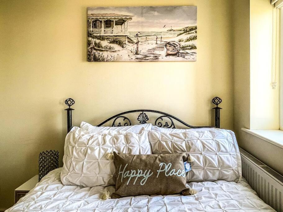 Soho Beach Apartment With Fabulous Sea View And 2 Minutes To The Beach With Free Parking And Netflix ボーンマス エクステリア 写真