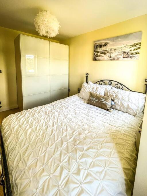 Soho Beach Apartment With Fabulous Sea View And 2 Minutes To The Beach With Free Parking And Netflix ボーンマス エクステリア 写真